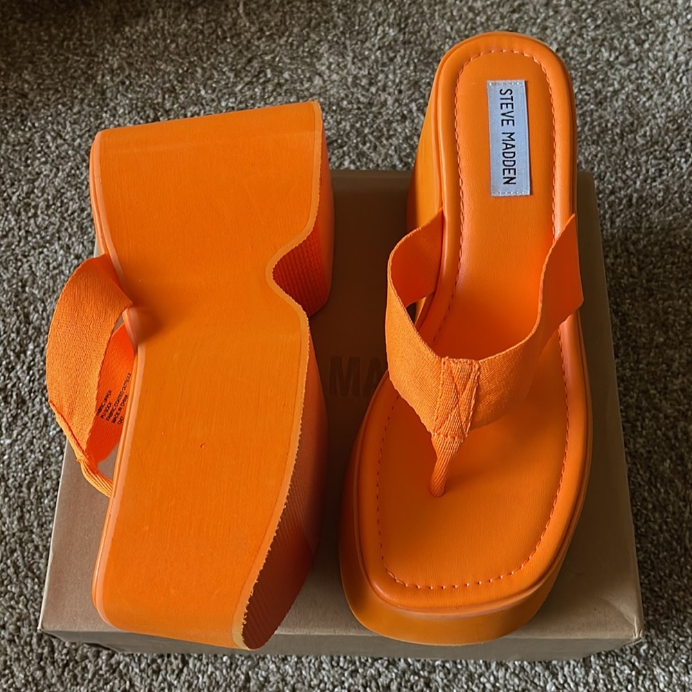 STEVE MADDEN Gwen Womens Platform Sandals orange